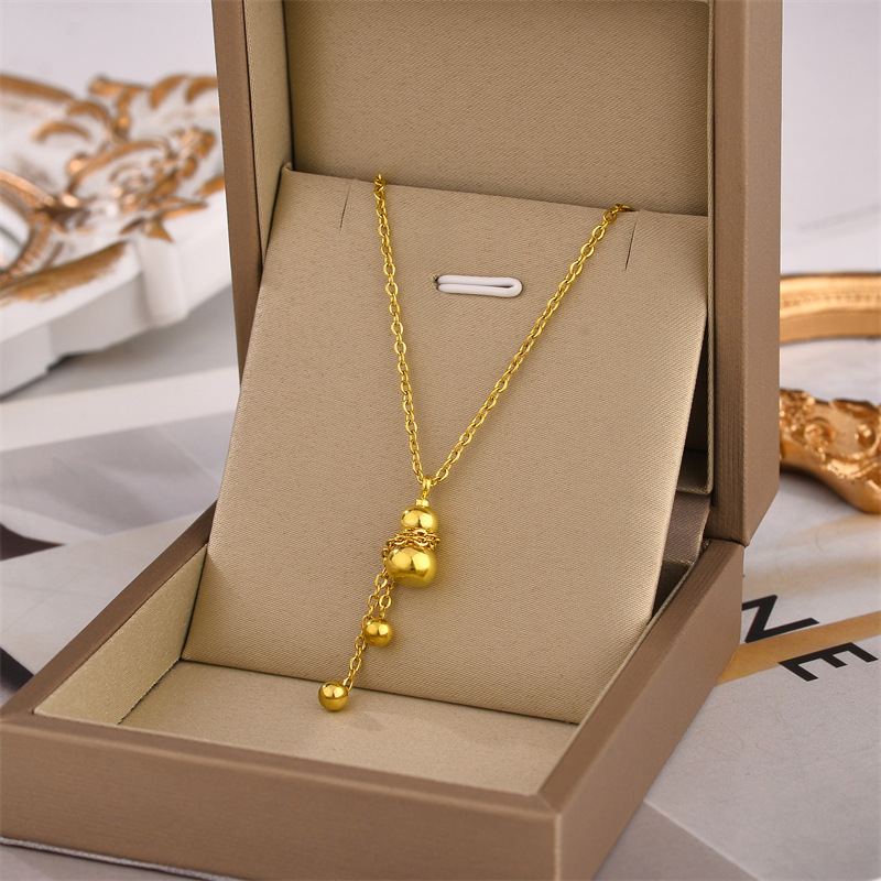 Collar de acero de titanio para mujeres simple y versátil estilo ligero de lujo nicho diseño de alta calidad no decoloración joyería de cadena de clavícula al por mayor