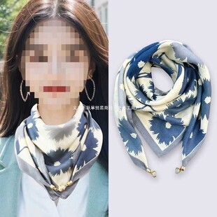 2024 New Warm Square Scarf Magnetic Buckle Triangle Silk Scarf Scarf Women's Spring Autumn Winter Cotton and Linen Scarf Small Square Magnetic Buckle