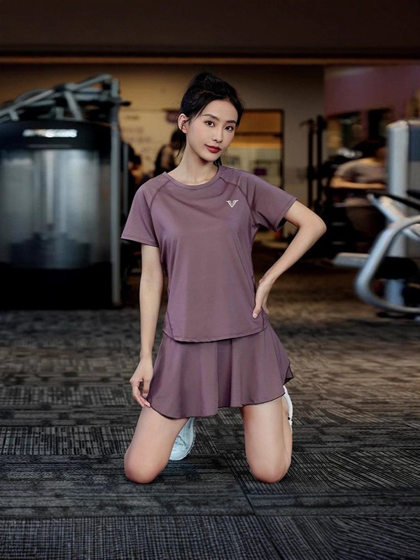 假两件瑜伽短裙女夏季薄款户外跑步训练运动速干上衣网球健身套装|undefined
