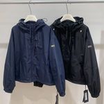 欧货2025春宽松休闲连帽双拉链字母百搭显冲锋衣短款外套女