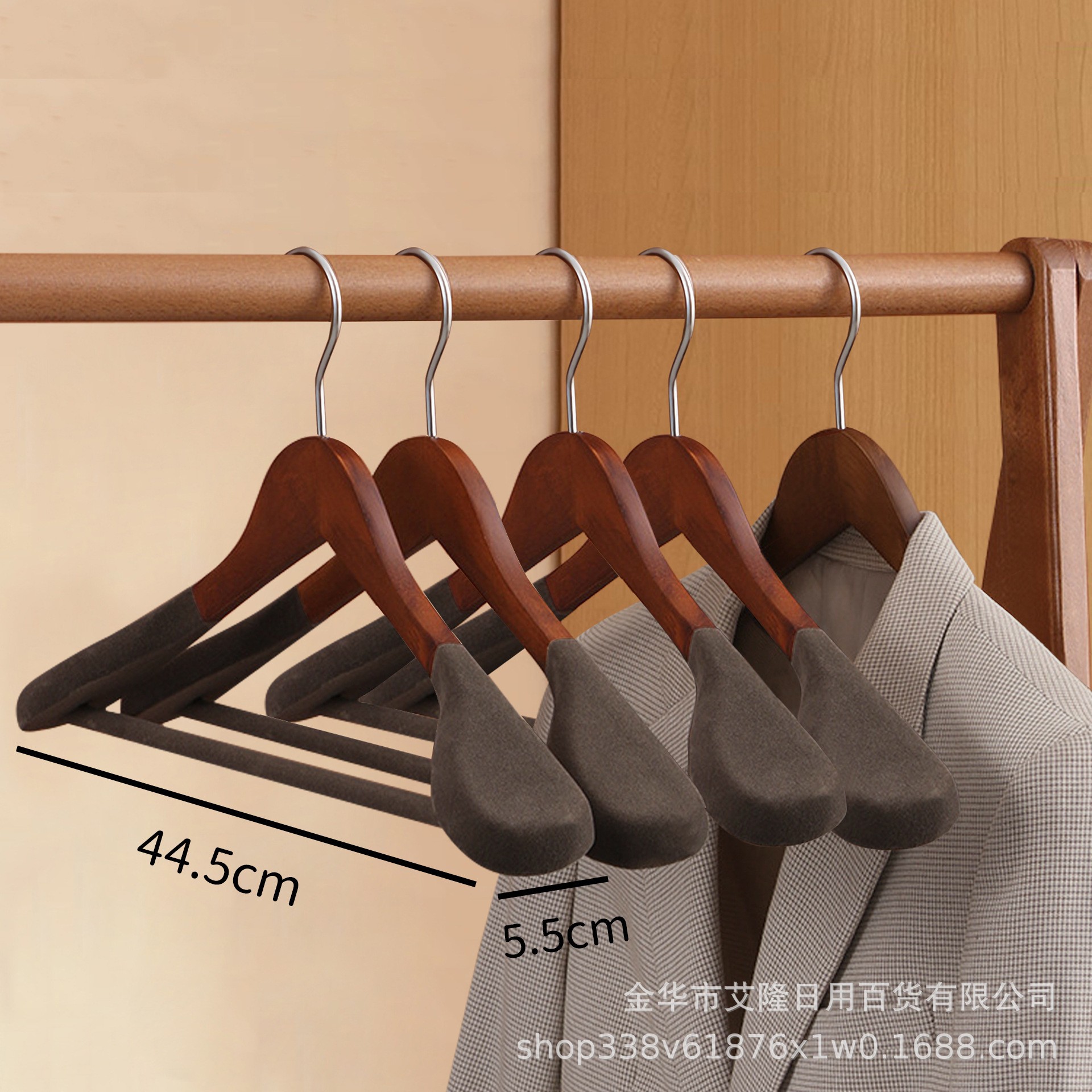 Percha de madera sólida de alto grado hombro ancho flocado abrigo casero traje colgante sin marca colgante de madera sólida colgante al por mayor