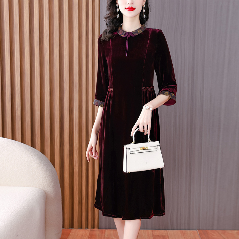 Wan 8902 New Drapey Thickeneded Silk Dress 2025 Autumn and Winter Long-Sleeved Velvet Wedding Dress Skirt