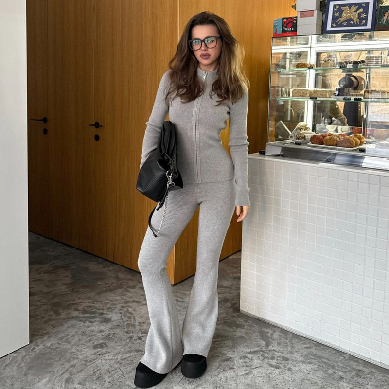 Bộ đôi dệt kim nữ gồm áo khoác cardigan có mũ kéo khóa và quần ống loe nhẹ cạp cao — Màu cà phê, Màu kaki, Màu xám đậm, màu xám