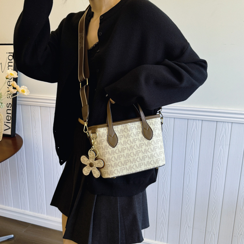 2025 New Women's Basket With Wide Strap, Popular Printed Fashion Large Capacity Shoulder Crossbody Bag_voghion.com