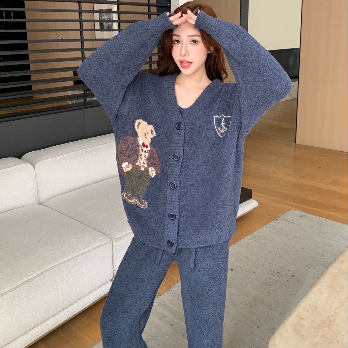 2024 가을과 겨울 새로운 유럽과 미국 스타일의 캐주얼 격자 무늬 곰 두꺼운 따뜻한 카디건 부드러운 홈 의류 세트 여성