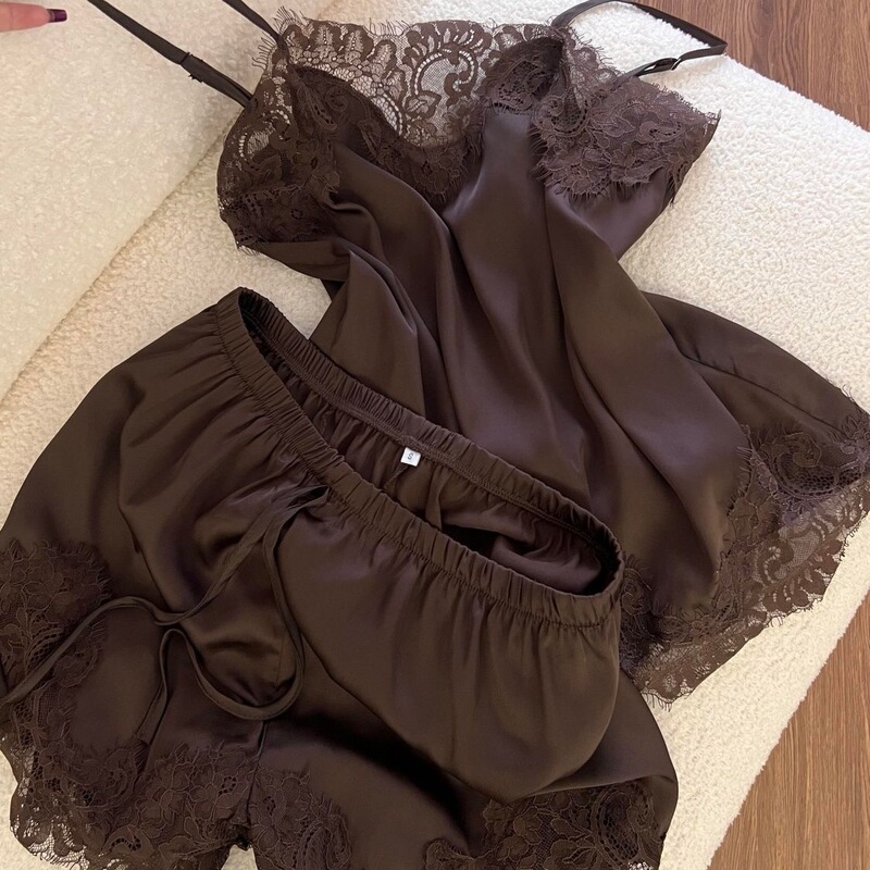 French-style vintage high-end brown lace pajamas for women, new summer camisole shorts home wear set with chest pads French-style vintage high-end brown lace pajamas for women, new summer camisole shorts home wear set with chest pads