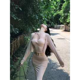 现货扭结吊带背心长袖开衫女夏季粉色套装鱼尾包臀半身裙零售批发