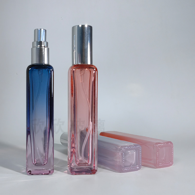 グラデーションスクエア香水ボトル 10ml15ml ハイエンドポータブルプレススプレーボトル香水スプレー化粧品ボトル|undefined