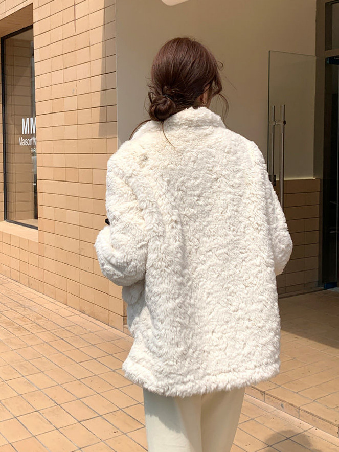 2025年冬新作 模造ウサギ毛皮コート レディース 韓国風 ゆったり ホーンボタン ラムウール風 おしゃれ 模造毛皮コート