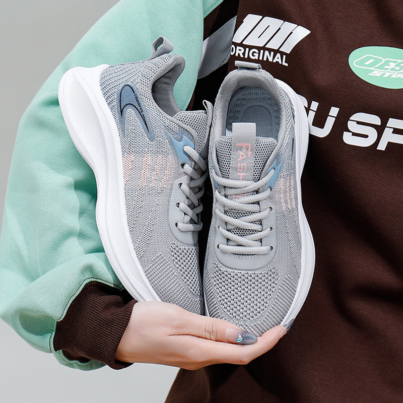 Zapatos de mujer transfronterizos al por mayor otoño nuevos zapatos de correr casuales de estudiantes ligeros con suela blanda zapatos deportivos de viaje diarios