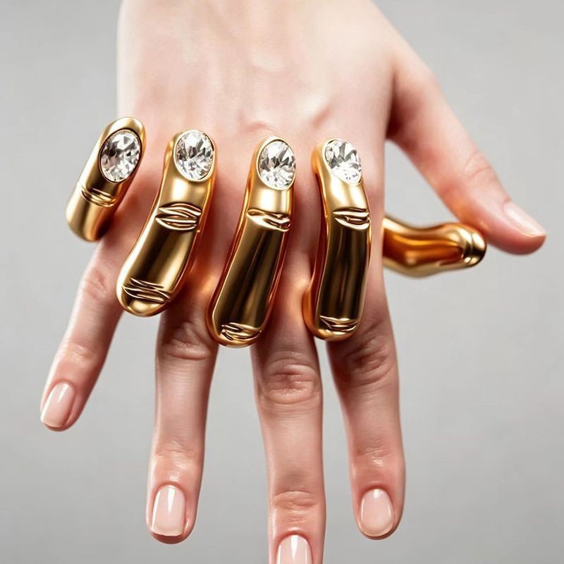 Cross-border ultra-exaggerated metal diamond-encrusted hand-held ornament ring with unique design, finger-joint hand accessory, trendy finger toy