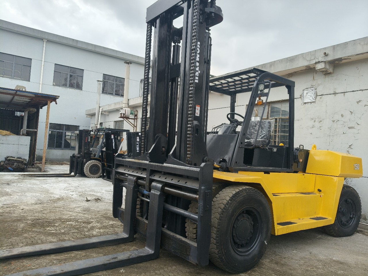 现货供应KOMATSU小松15吨叉车日本叉车进口叉车