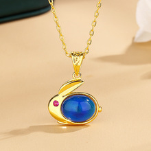 新款兔年感温变色镶钻兔子项链女简约百塔黄金萌兔可爱吊坠锁骨链