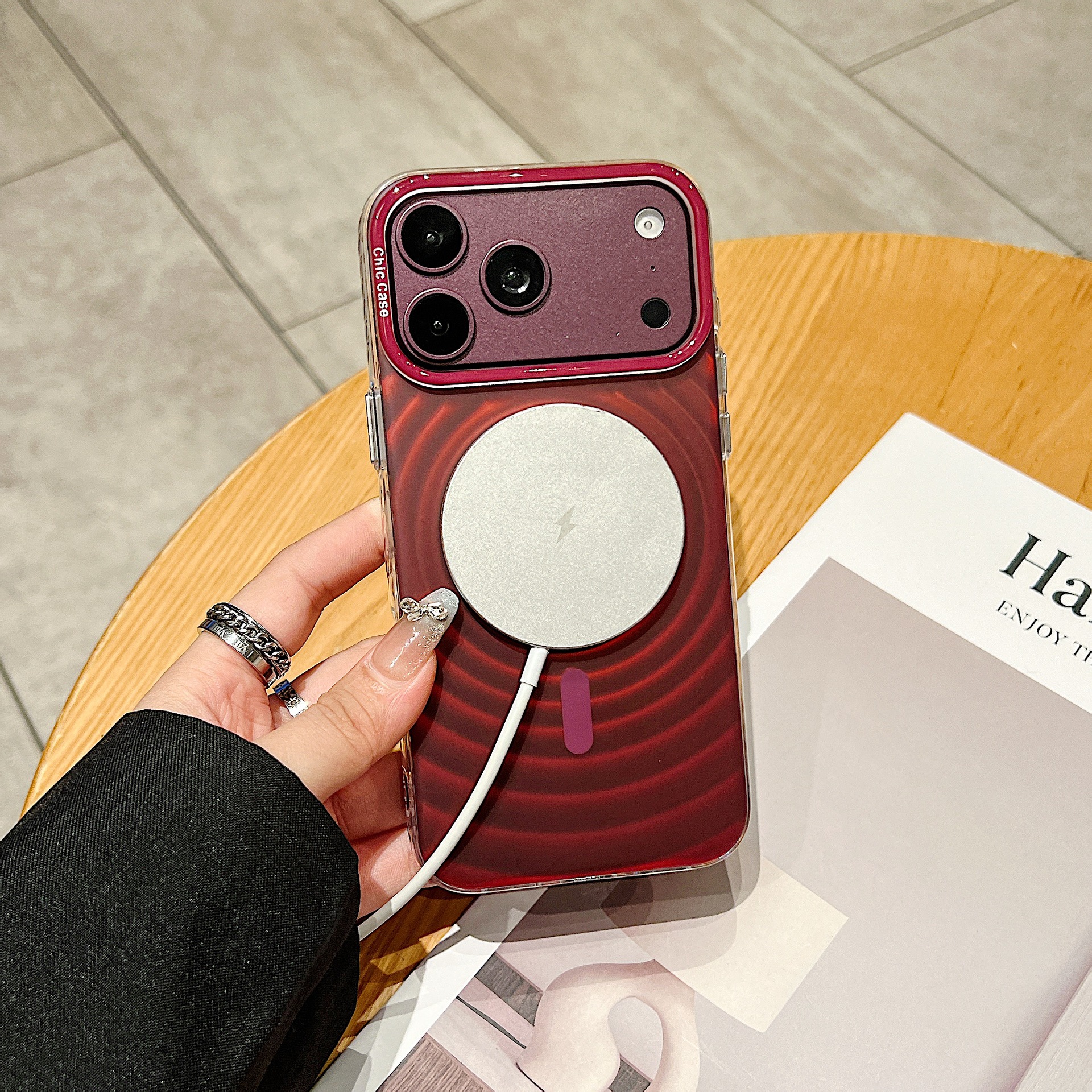 Funda Magnética Ondulada para iPhone 15/16/17 de PC Anti-caídas image 4