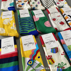 Happysocksスウェーデンのファッションブランドの女性が可愛いです。