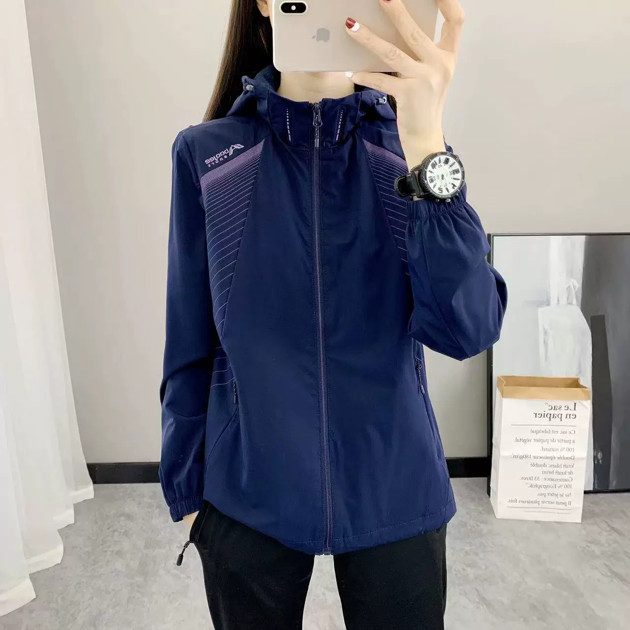 2023年豹迹新款纯色连帽休闲女式风衣