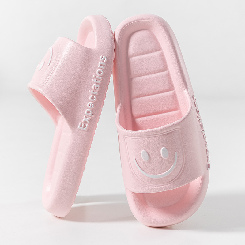 2026 verano nuevo clip de zapatillas zapatillas para hombres zapatillas de playa para mujeres baño antideslizante