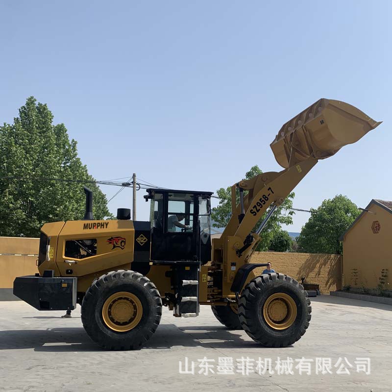 四驱装载机养殖场小铲车家用小型推土机果园抓草机 内蒙古供应