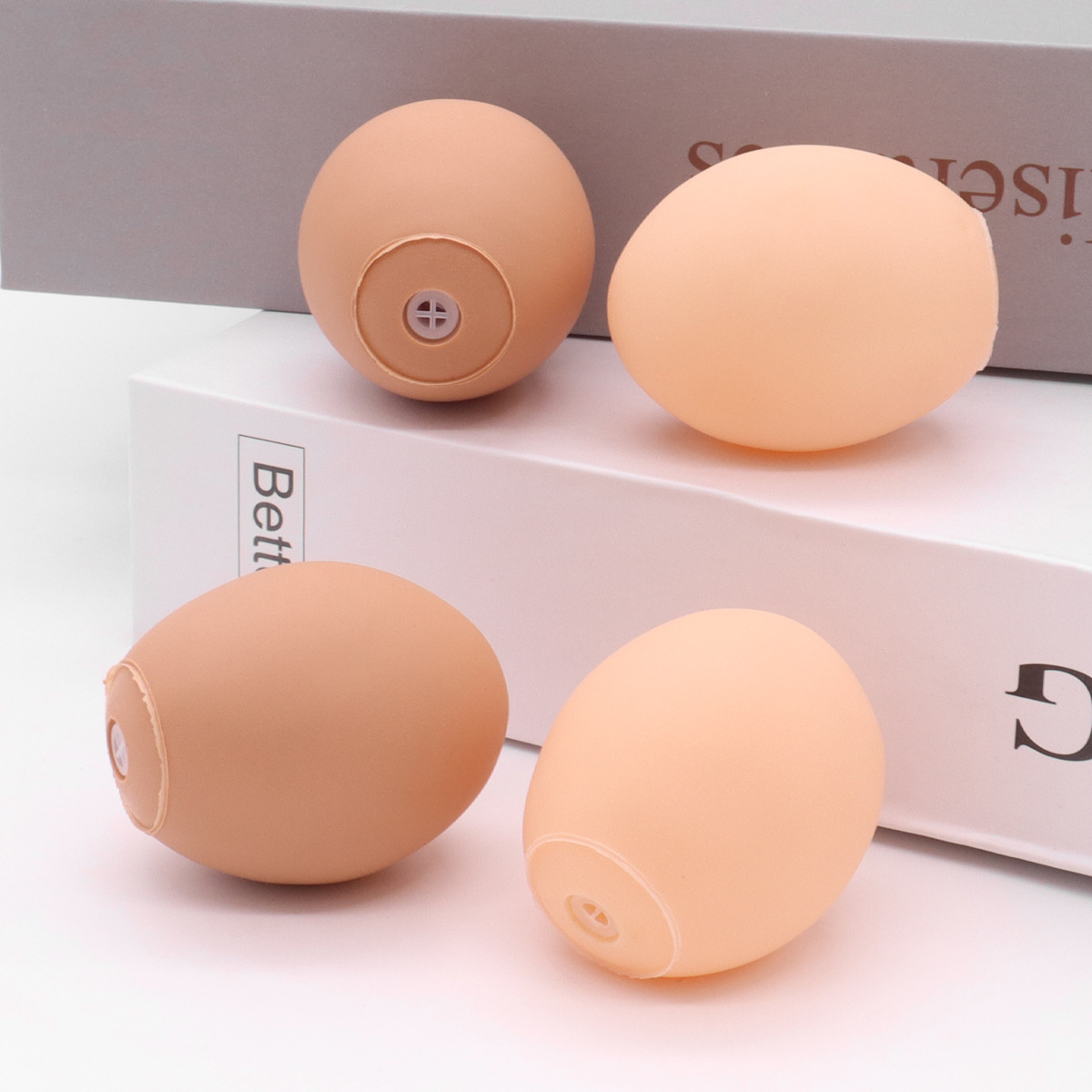 Los juguetes para mascotas no son malos para morder huevos de simulación de vinilo