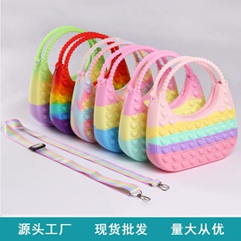 喂养餐具;其他美妆工具;牙胶