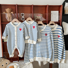 【实拍】小月龄亲子装一家三口秋冬装条纹毛衣爱心母子百搭针织衫