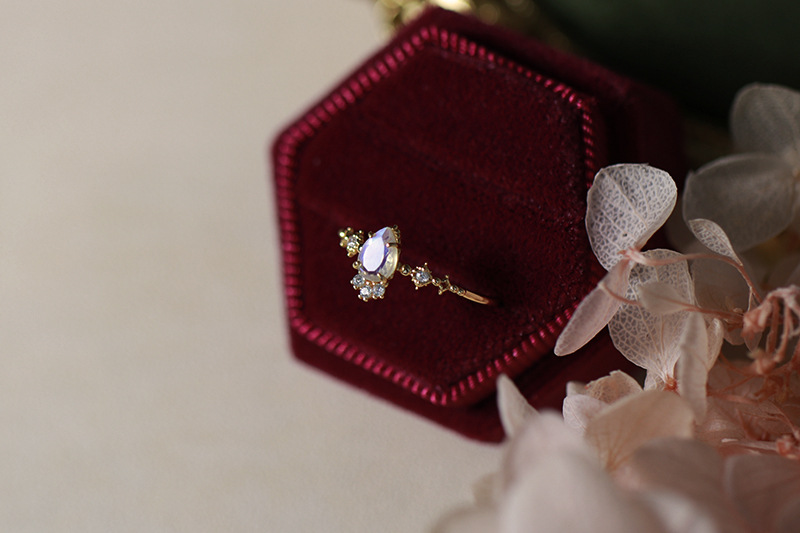 O1CN01dA7chl2Himai7xas6 !!4104979185 0 cib Silver Gold Plated Natural Blue Moonstone Ring