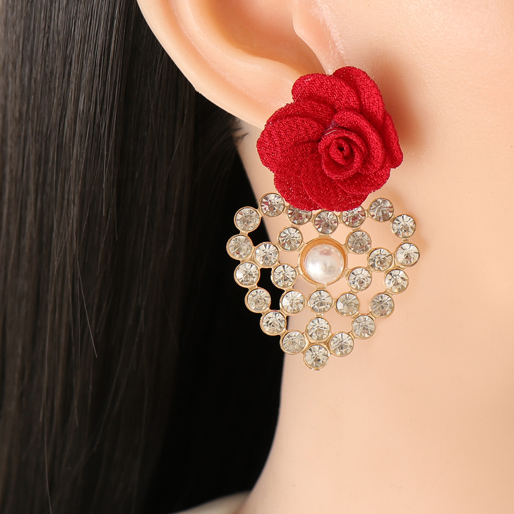 Fashion Geometric Heart-shaped Inlaid Rhinestone Flower Earrings display picture 24