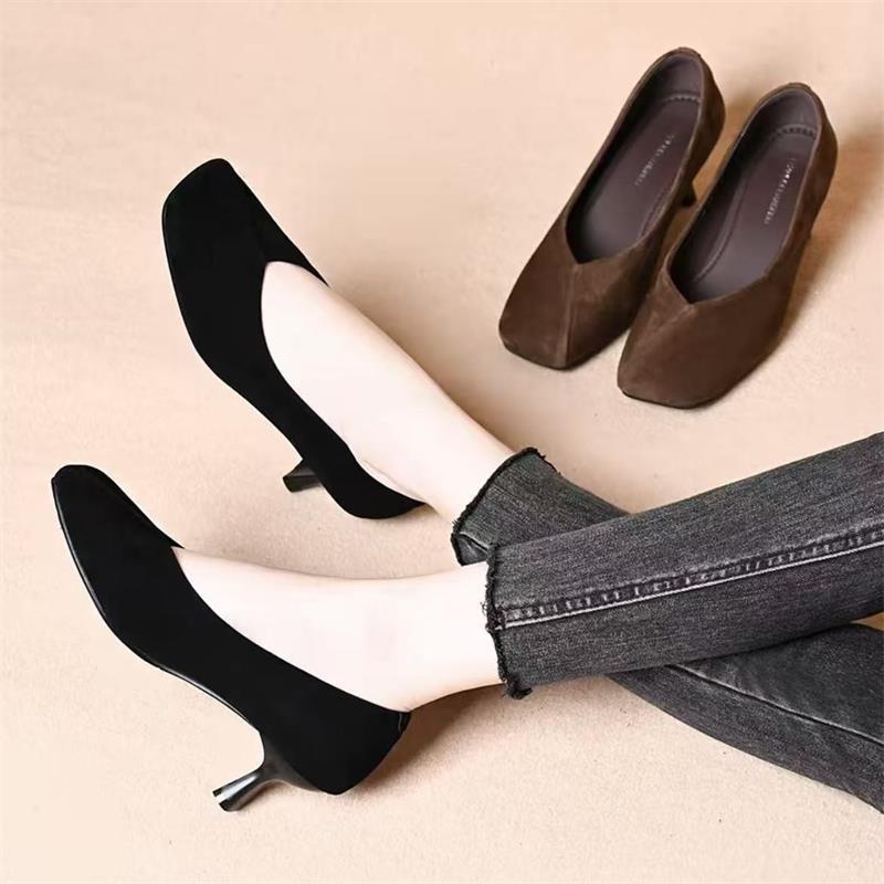 zapatos de tacones negros para mujeres 2026 nuevo trabajo profesional de primavera y verano poco profundo zapatos de viaje de punta de tacones delgados