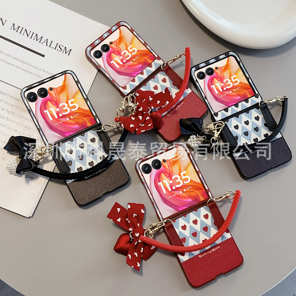 Suitable for Moto Razr 70 60 50 Ultra 2026 Mobile Phone Case, Heart-Shaped Silicone Hand Strap Protective Cover