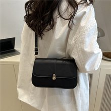 2025冬季爆款便宜纯色PU女包单肩包时尚流行转锁小圆包腋下包斜挎