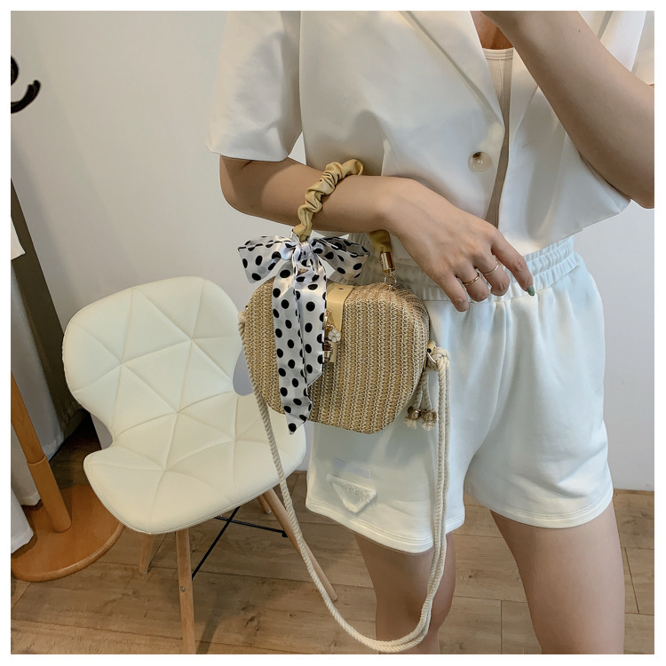 Holiday, Travel Occasion Women's Medium Straw Solid Color Vacation Beach Ribbon Weave Lock Clasp Straw Bag