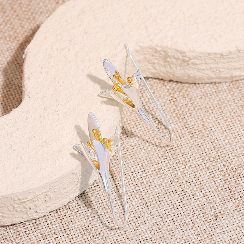 Ventas transfronterizas calientes pendientes de flores de lirio para mujeres estilo retro largo temperamento flor auriculares auriculares de estilo europeo y americano al por mayor image 1