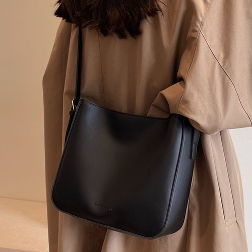 Retro casual shoulder bag for ladies 2025 new spring and summer fashion bucket bag niche trend commuter crossbody bag