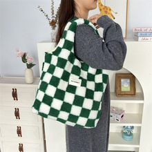 网红棋盘格背心包秋冬款毛绒绒单肩包复古大容量外出腋下包通勤包