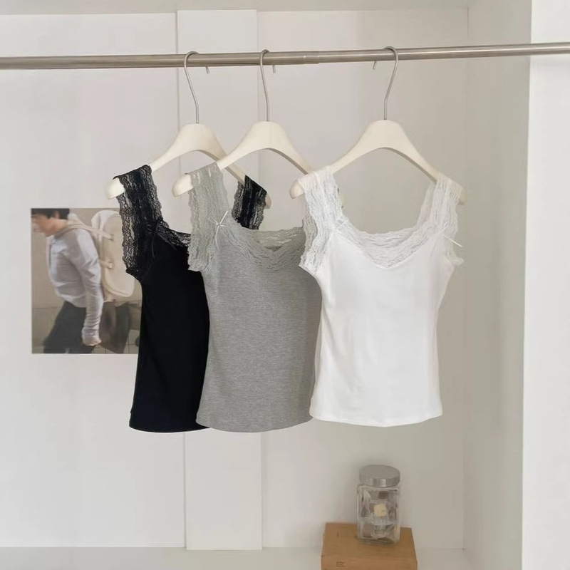 Nuan Xiao Ai 8117 Lace-Trimmed Camisole Underwear for Women, One-Piece Tube Top, Slim Fit, Can Be Worn as an Inner Layer or Outerwear Nuan Xiao Ai 8117 Lace-Trimmed Camisole Underwear for Women, One-Piece Tube Top, Slim Fit, Can Be Worn as an Inner Layer or Outerwear
