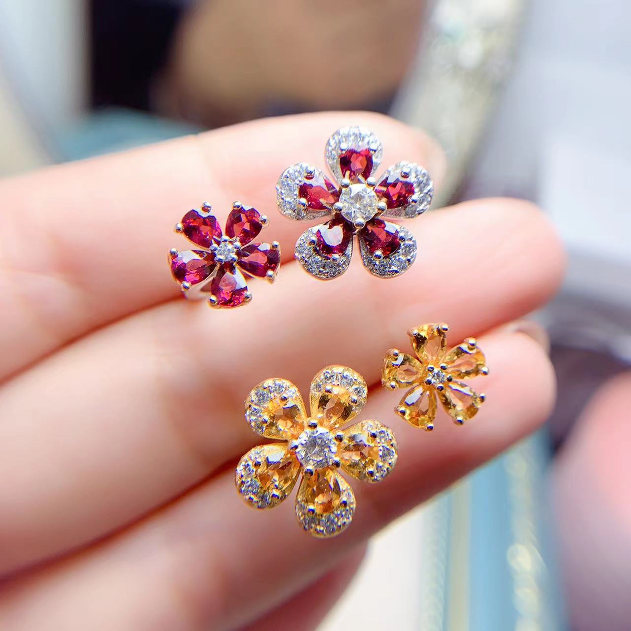 Organic ring with crystal