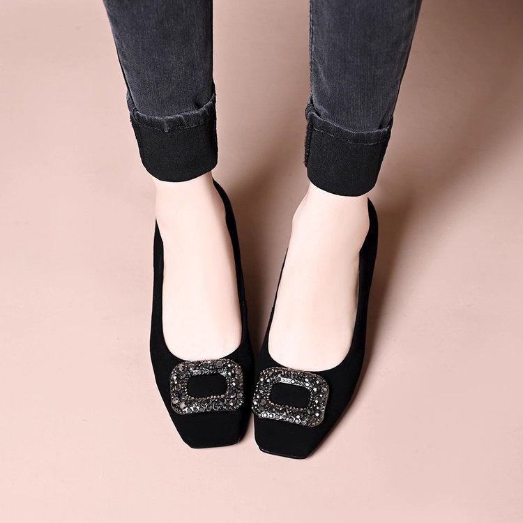 Zapatos de talón único de diamante para mujeres 2025, nueva moda de mujer negra no cansada zapatos de mujer zapatos de otoño poco profundos