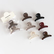 �ٴ�������С��ץ�з���Ů������β���С��ץ�����װ�����