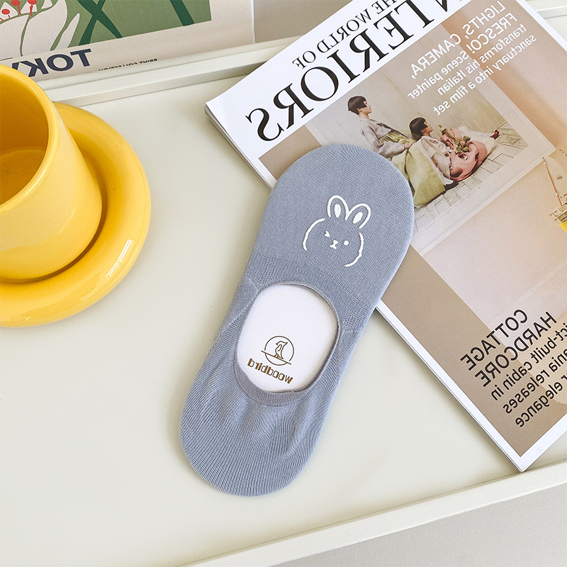 Calcetines de tobillo calcetines invisibles antideslizantes para mujer calcetines de algodón de corte bajo japonés de color caramelo de verano para mujer calcetines de mujer zhuji al por mayor