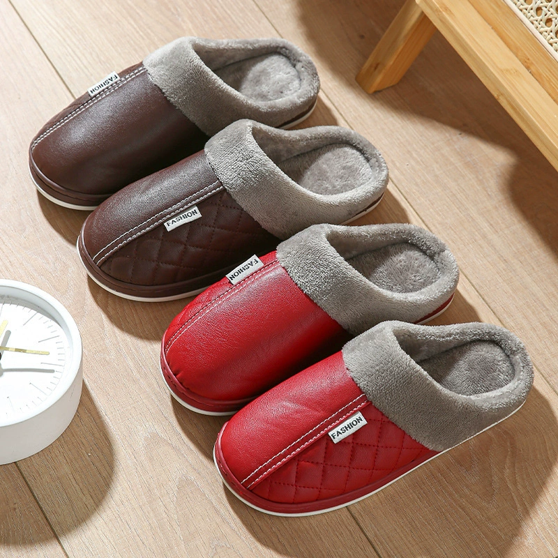 Новые непромокаемые хлопковые тапочки из искусственной кожи для женщин, осенне-зимние домашние теплые тапочки с мягким дном, утолщенные теплые тапочки на флисовой подкладке для мужчин оптом