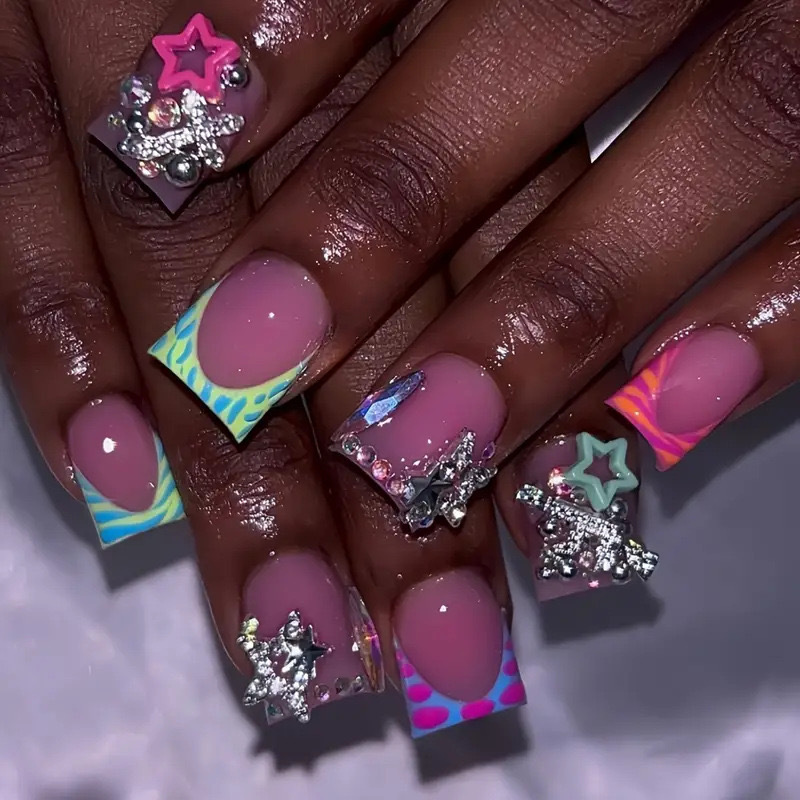 Cross-Border Hot-Selling 24-Piece Neon Y2K Pop Style Duckbill Nails Sexy Stereo Star Diamond Ornaments Wearable Fake Nails