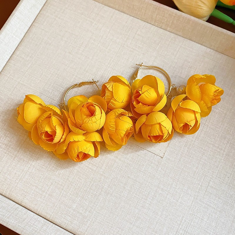 Pendientes de borla de flores de tela de aguja de plata Pendientes de estilo de vacaciones junto al mar