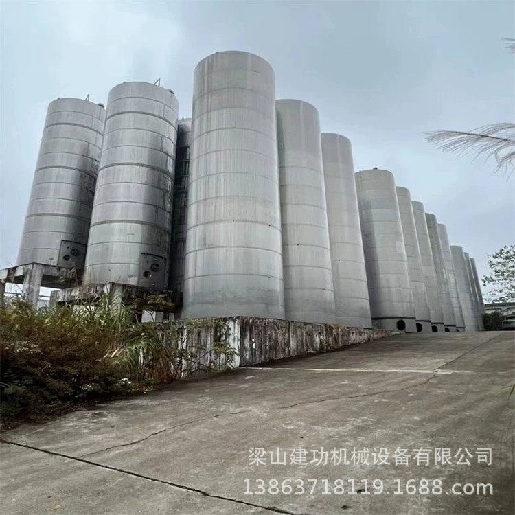 Бывшая в употреблении расставляет жидкий резервуар для хранения из нержавеющей стали, горизонтальный резервуар для хранения пищевой воды, резервуар для хранения масла, изоляционный резервуар для хранения молока.