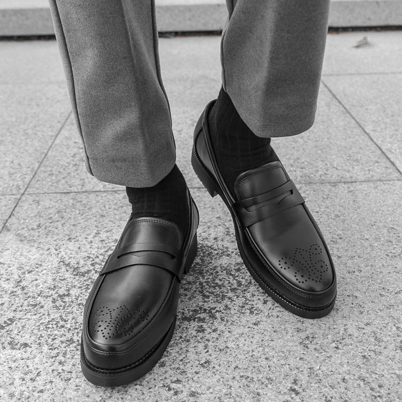 Nuevos zapatos transfronterizos de primavera y verano 2025, ropa formal para hombres, zapatos casuales bajos de negocios, zapatos para hombres, zapatos de cuero de gran tamaño con suela ligera 46