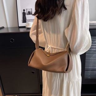 This Year's Popular Bags for Women, Large-Capacity One-Shoulder Boston Bags, 2025 Foreign-Style Niche Texture Armpit Pillow Bags