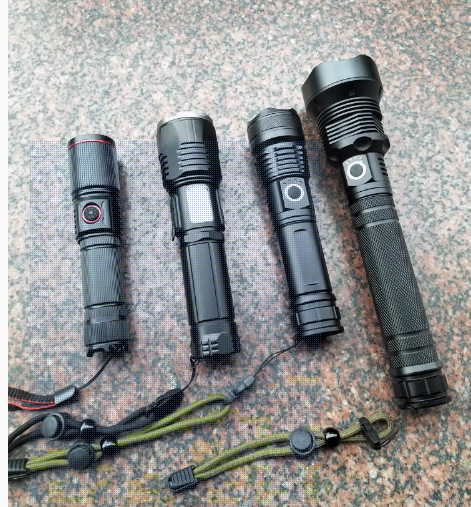 The new P50P90 aluminum alloy flashlight flood emergency warning electric telescopic zoom flashlight