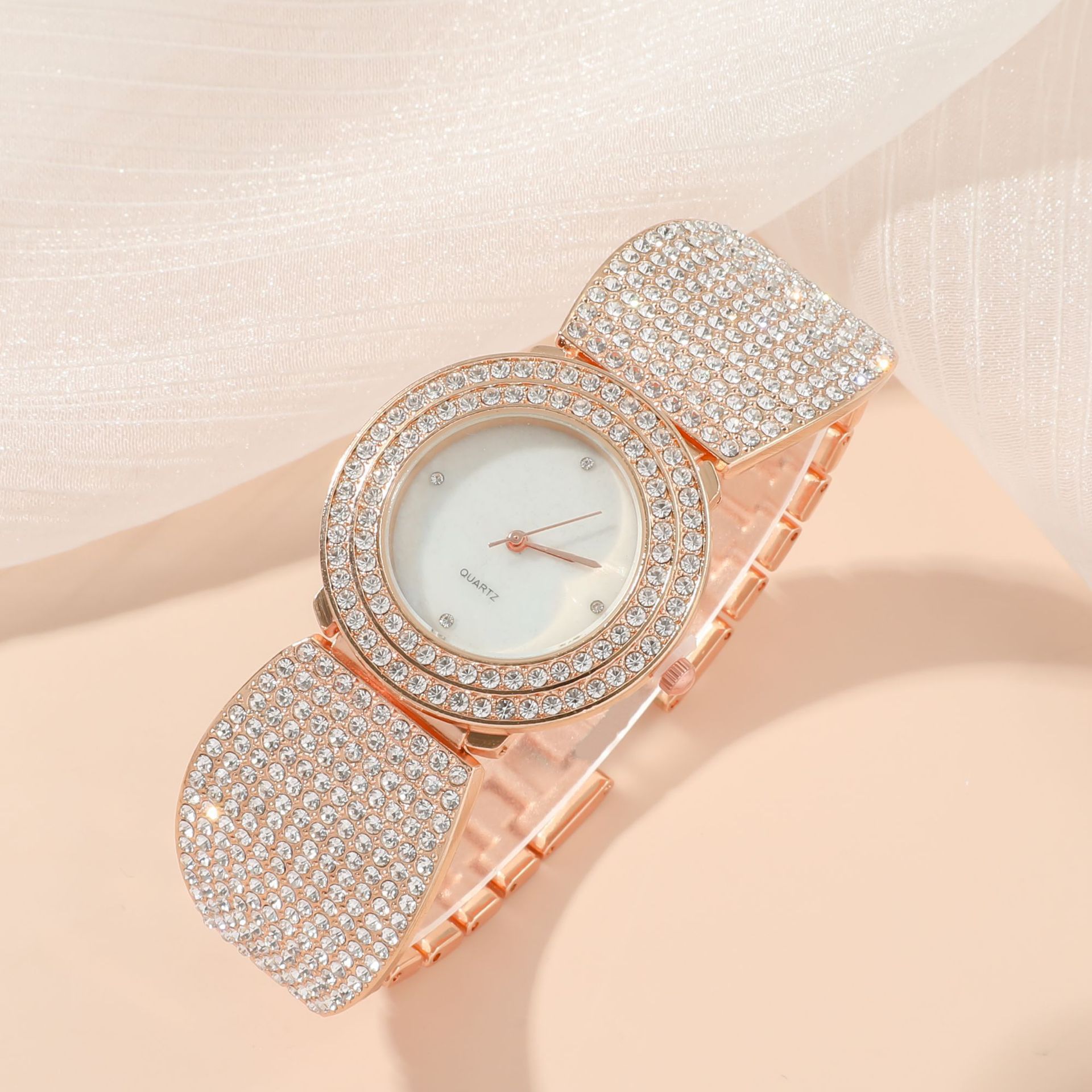 Women's diamond-embedded simple steel belt quartz watch Net red women's watch suit 5pcs/set_voghion.com