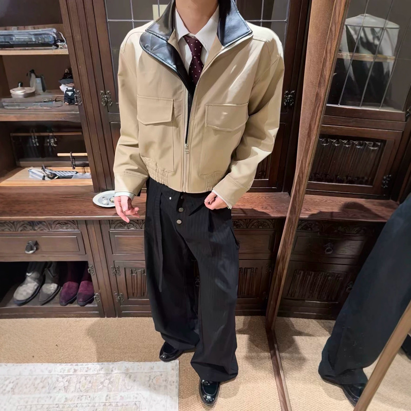 Stand-up collar, structured barn jacket, short and wide, with contrasting colors, three-proof, casual, unisex, cleanfit style Stand-up collar, structured barn jacket, short and wide, with contrasting colors, three-proof, casual, unisex, cleanfit style