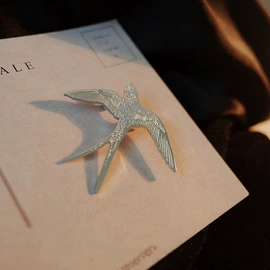 胸针;胸花;袖扣