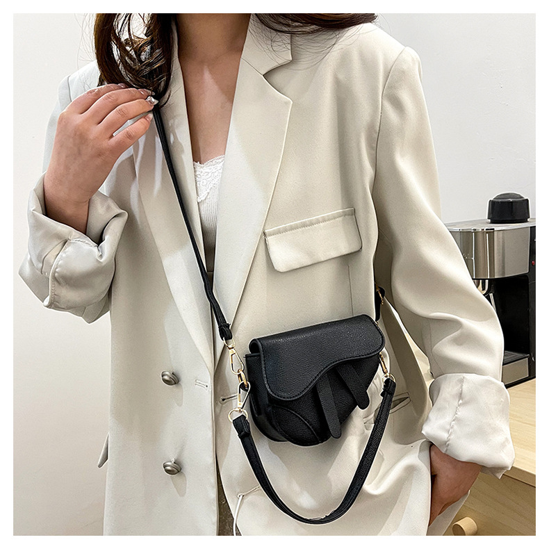 Kleines Nischendesign für Frauen 2024 neuer Sommer minimalistischer Crossbody, einzelne Schulter, Unterarmtasche, modische Textur_voghion.com